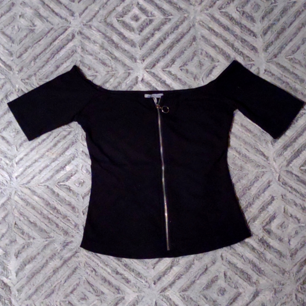 Charlotte russe zippered crop top